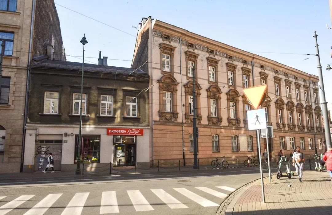 Lion Apartments - Laba-1